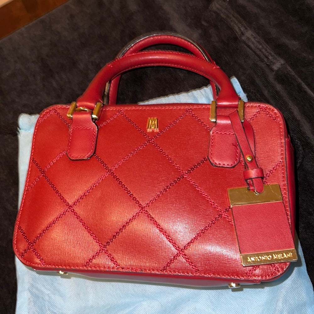 Antonio Melani quilted red handbag with strap, zip